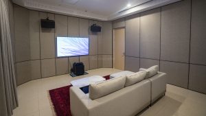 padded wall Acourete Fiber pada dinding